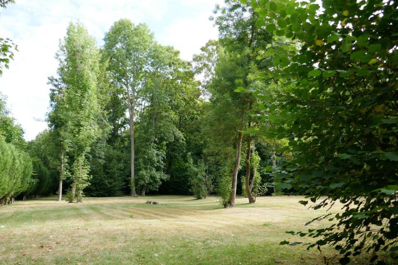 Le Manoir De Louviers Apartment Exterior photo
